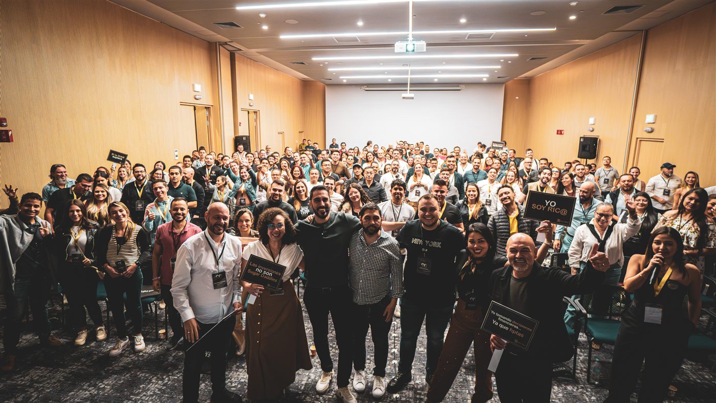 Asistentes reunidos en el auditorio durante una edición anterior del OPI